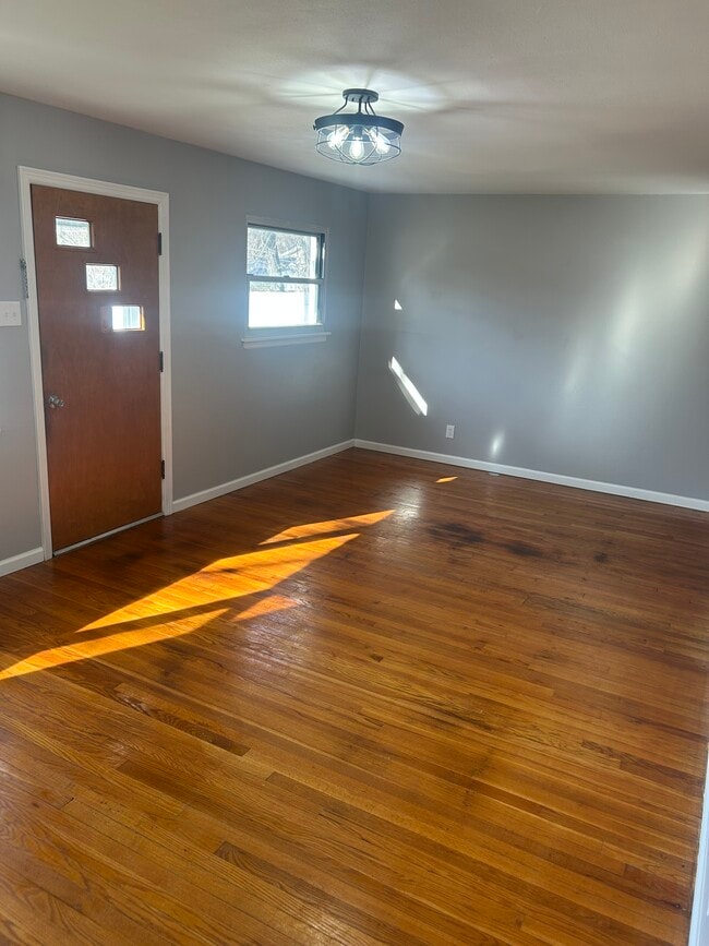 1900 W Clark St, Saint Charles, MO 63301 - photo 5