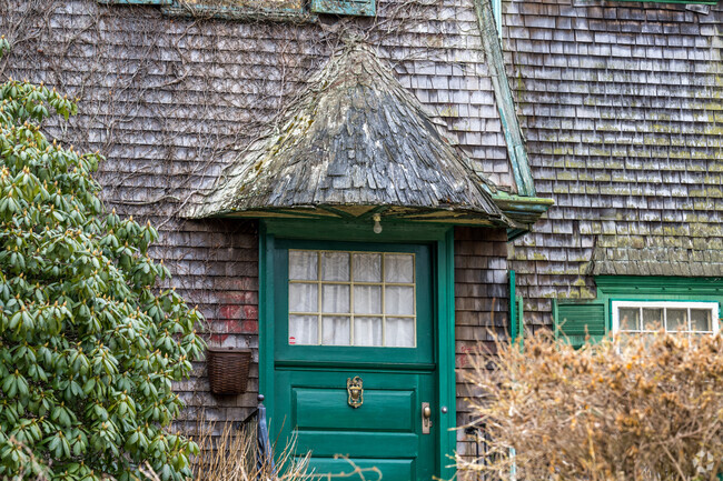 Many Unique Features Can Be Found Here in Kay-Catherine Newport, RI Neighborhood.