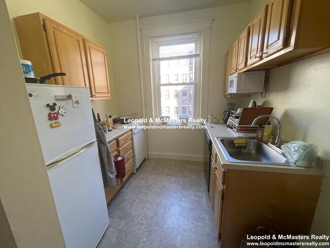 70 Queensberry St unit 12A, Boston, MA 02215 - photo 2