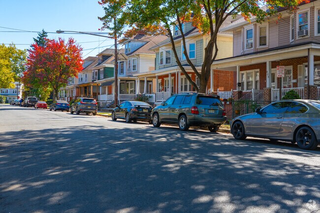 Houses in Wilbur often times sit close together without many rooms for car ports or garages.