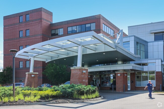 Portsmouth Regional Hospital with ambulance bay and patient drop-off area.