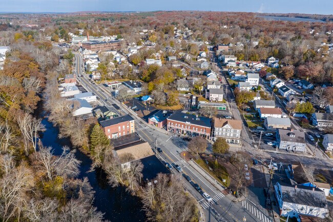 Lippitt-Harris is a quaint neighborhood that sits along the Pawtuxet River.