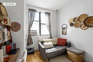 566 Vanderbilt Ave, Brooklyn, NY 11238