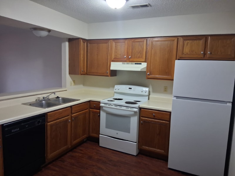 1098 Mace Rd unit 31, Osage Beach, MO 65065 - photo 1