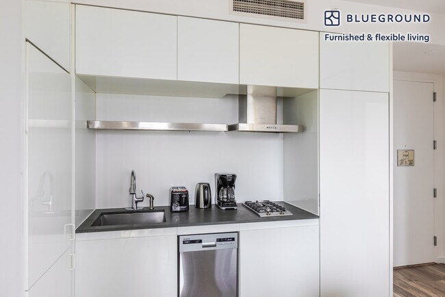 Cassa Residences unit FL38-ID2027, New York, NY 10036 - photo 7