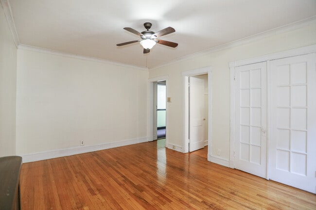 1365 W Greenleaf Ave unit 2D, Chicago, IL 60626 - photo 3