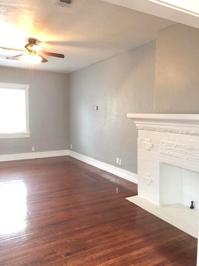 2812 NW 15th St, Oklahoma City, OK 73107 - photo 4