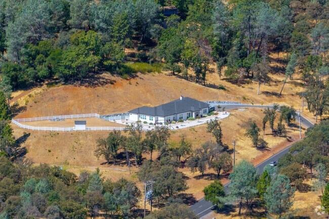 Large parcels in Auburn Lake Trails often include equestrian facilities.