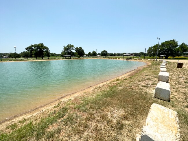 403 Free Timber Ln unit 108, Stockdale, TX 78160 - photo 6