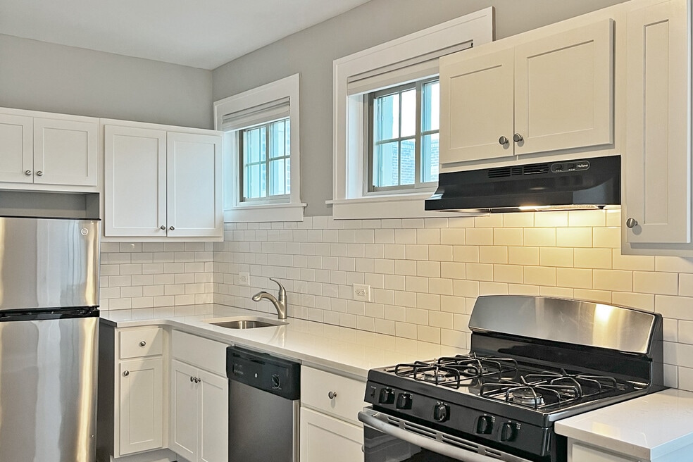 305-315 S. Oak Park Ave. and 803-805 Randolph St., Oak Park, IL 60302 - photo 1