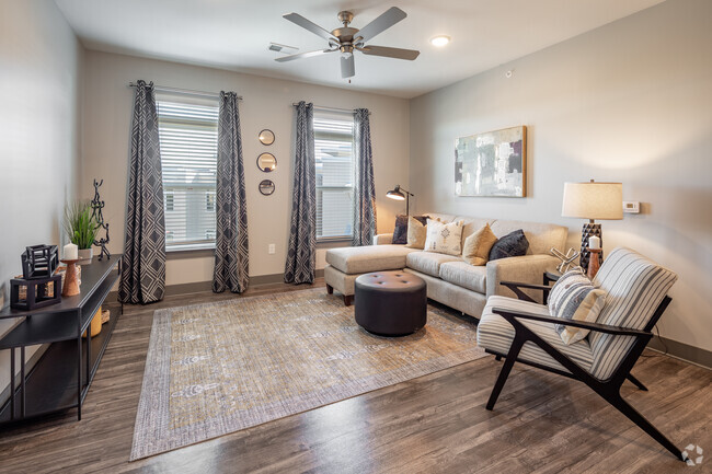 2BR, 2BA - The Hamilton - 1,187SF - Living Room