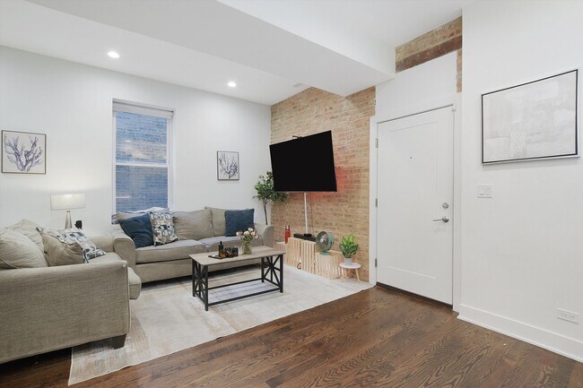 2316 W Augusta Blvd unit 2R, Chicago, IL 60622 - photo 6