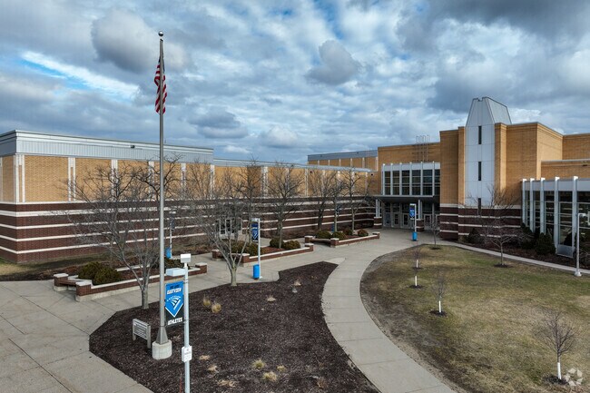 In Scott Highlands, Eastview High School's teachers earned an A from Niche.com