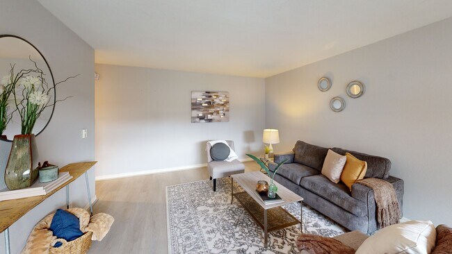 762 Hayes St unit 17, Seattle, WA 98109 - photo 2