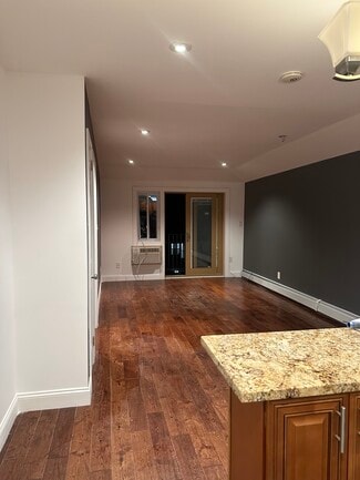 14146 Pershing Crescent Unit 3, Jamaica, NY 11435