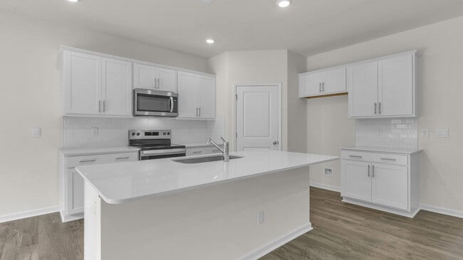 1001 Misty Creek Dr, Aberdeen, NC 28315 - photo 7