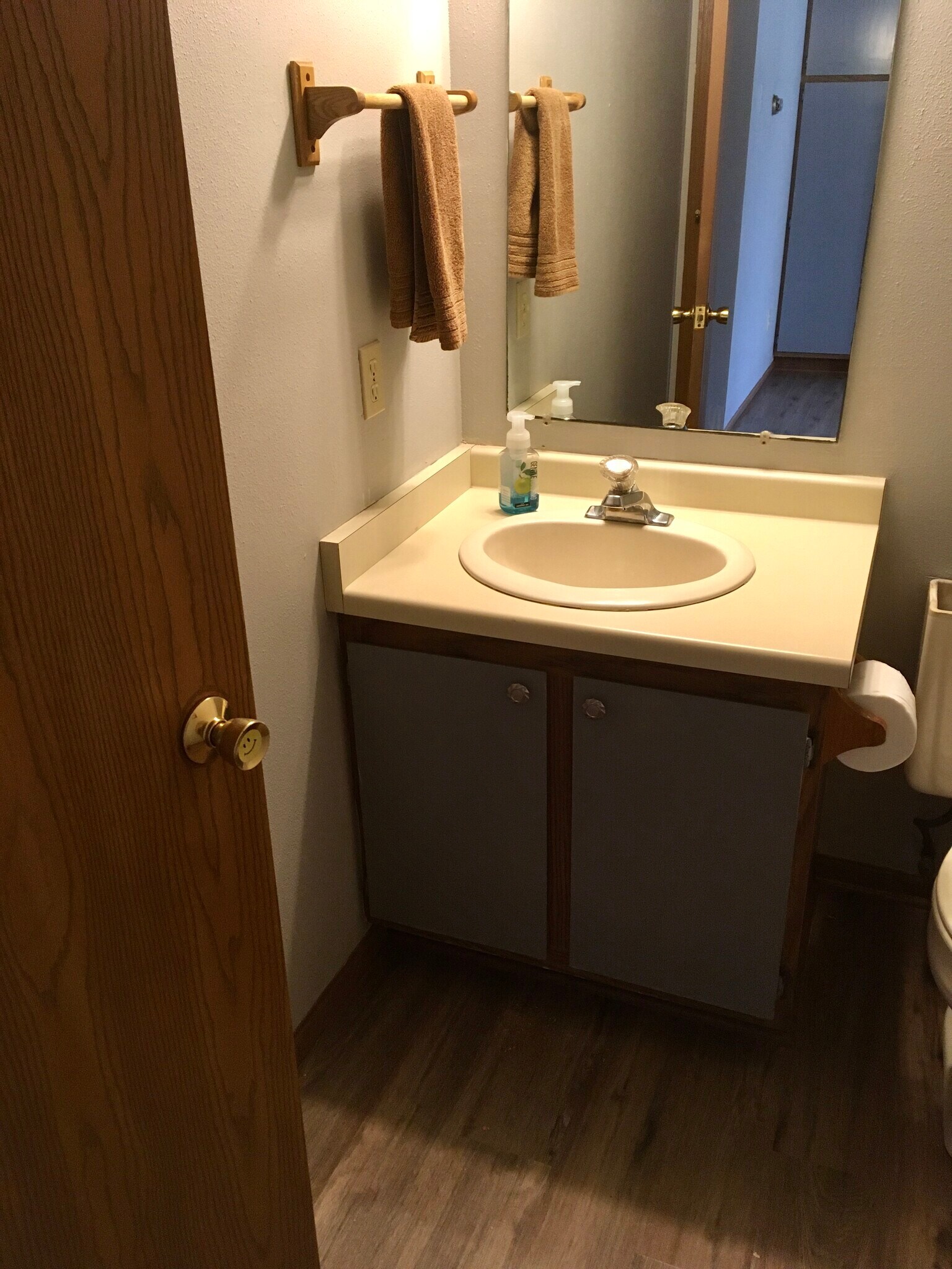 425 E Monroe Ave, Hartford, WI 53027 - photo 1