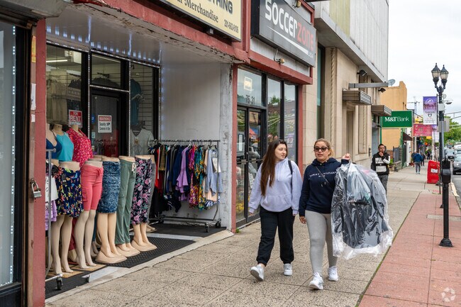 Bergenline Avenue contains most of North Bergen's restaurants and shops.