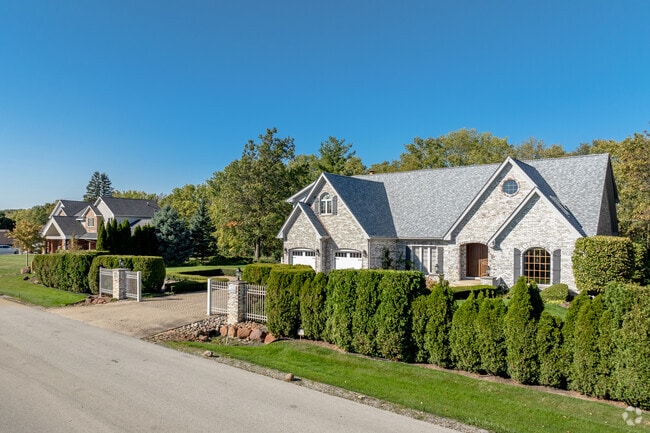 Large lots provide Prestwick residents with plenty of privacy.