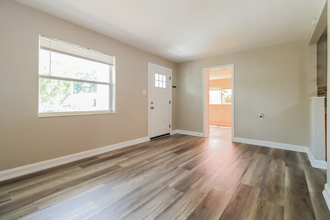 2145 25th Ave N, Saint Petersburg, FL 33713 - photo 2