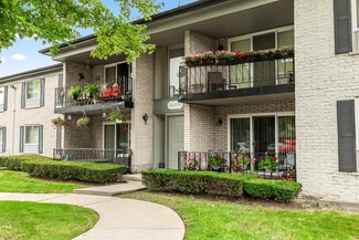 22316 La Seine St, Southfield, MI 48075