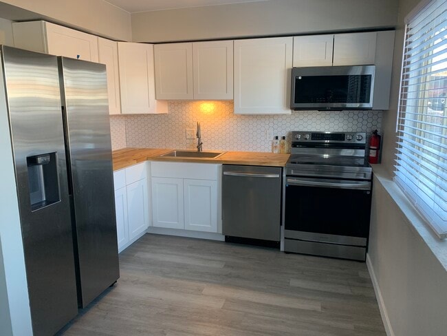 1435 Manitou Blvd unit 2, Colorado Springs, CO 80904 - photo 2