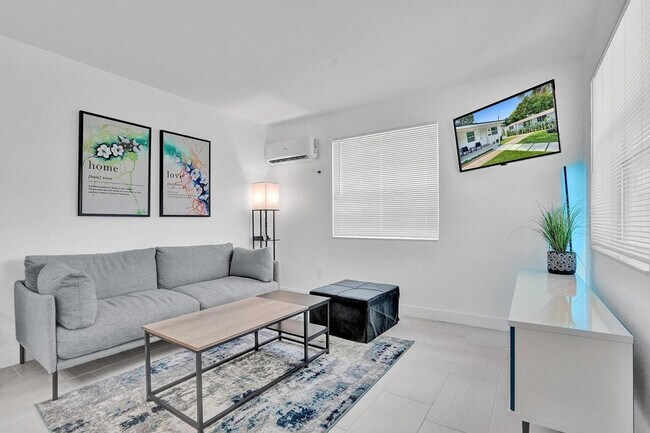 208 SE 4th St unit ID1239422P, Hallandale Beach, FL 33009 - photo 2