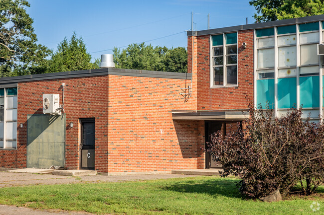 Barry Elementary School is located in Chicopee, MA.