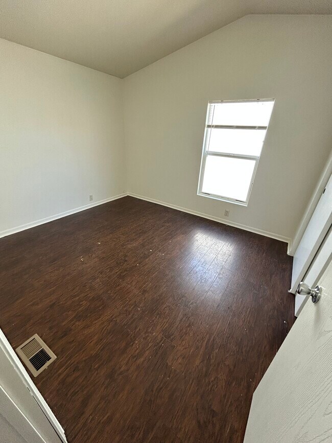 6475 Atlantic Ave unit Space 115, Long Beach, CA 90805 - photo 5