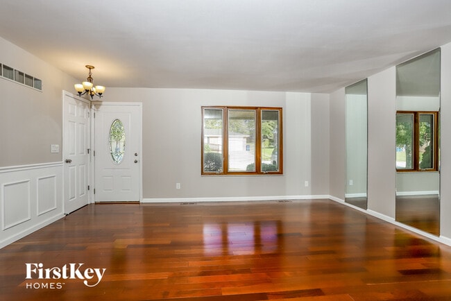 3105 Hawk Dr, Saint Charles, MO 63301 - photo 3