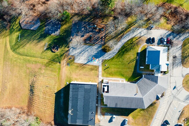 South Hampton Barnard School provides a well-rounded education and promotes academic excellence.