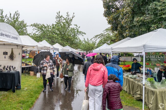 South Auburn residents head to Auburn Farmers Market on Sundays.
