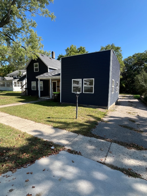 806 S Clay St Unit 1, Greenville, MI 48838