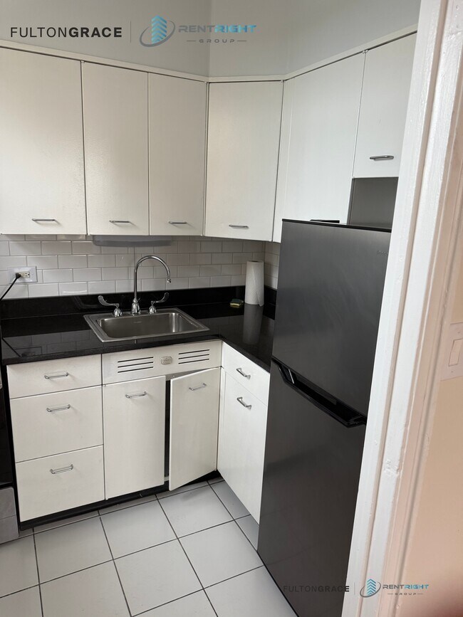 534 W Stratford Place unit 604, Chicago, IL 60657 - photo 5