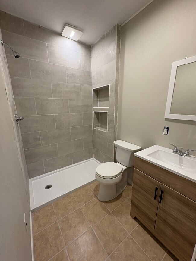 207 Dunseith St unit House, Pittsburgh, PA 15213 - photo 4