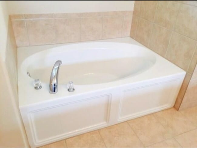 185 Hometown Pkwy, Kyle, TX 78640 - photo 3