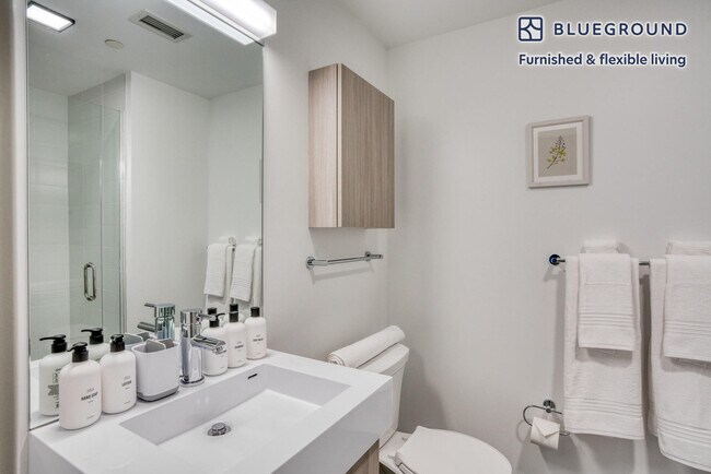 88 Ames St unit FL8-ID974, Cambridge, MA 02142 - photo 5