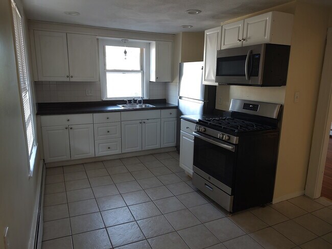 251 Central Ave unit 2, Medford, MA 02155 - photo 3