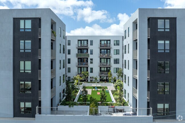 Winslow, San Diego, CA 92103 - photo 4