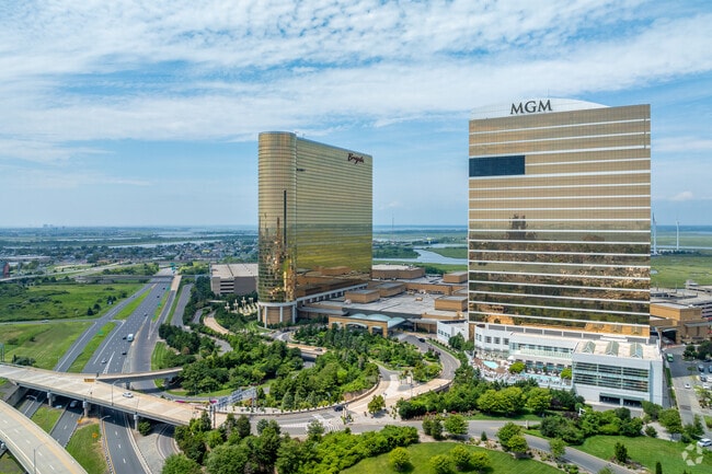 Casinos sit just outside of Westside for an easy night of fun.