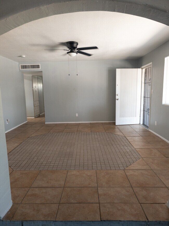 506 N Hunt Dr, Mesa, AZ 85203 - photo 4