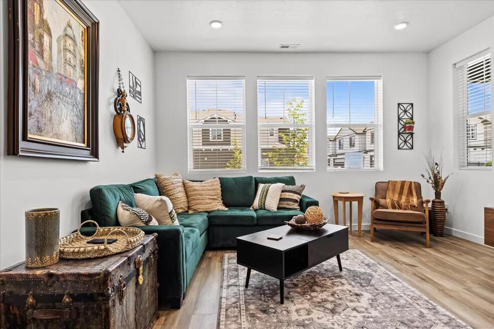 187 N Nursery Ave unit ID1308972P, Eagle, ID 83616 - photo 1