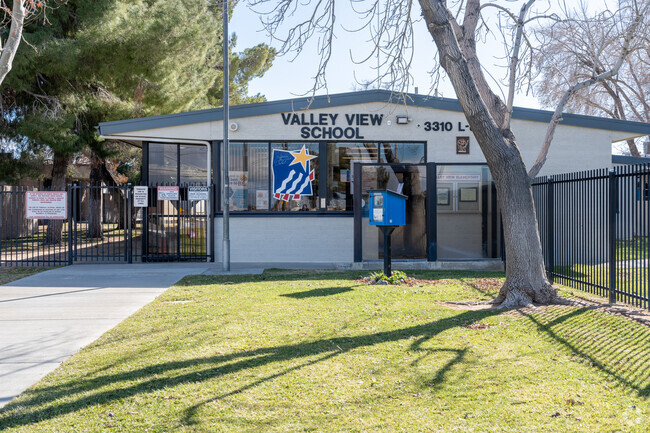 The student-teacher ratio at Valley View Elementary is 26:1.
