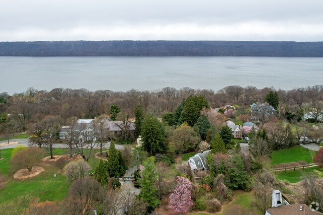 The Riverdale neighborhood is a wonderful neighborhood to live, work, and play.