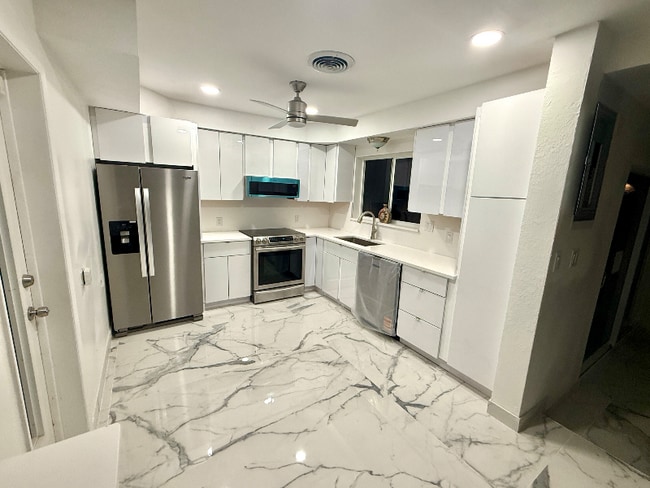 2685 SE 5th St, Pompano Beach, FL 33062 - photo 2