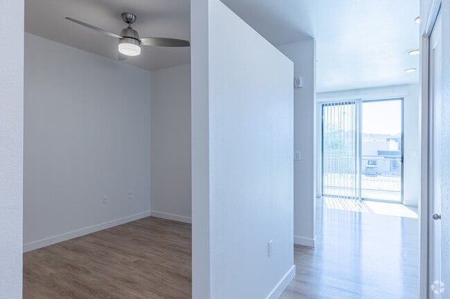 View 32, Phoenix, AZ 85028 - photo 2