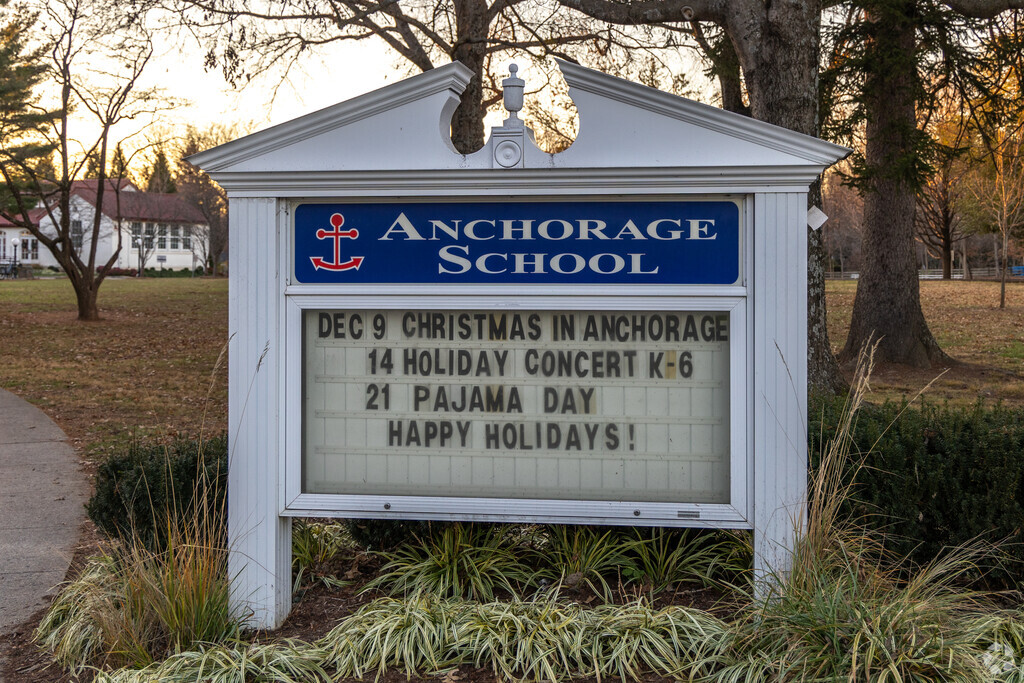 Anchorage Independent Public School is a top rated public school in Louisville, Ky.