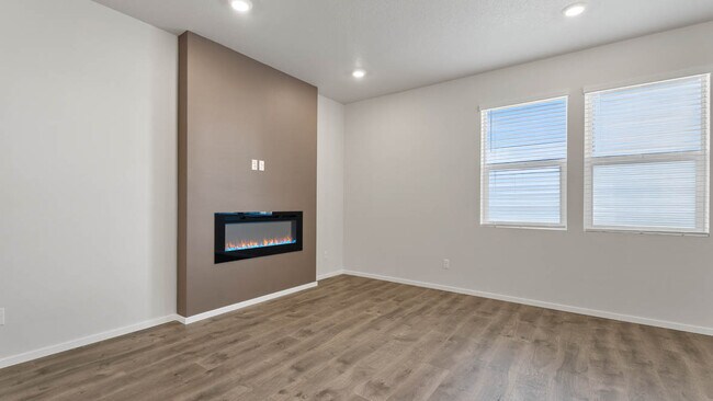 61155 Splendor Ln, Bend, OR 97702 - photo 2