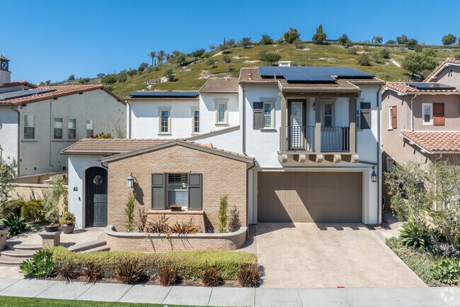 Talega also offers Craftsman-style homes that mixes in other elements.