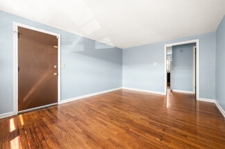 30 Deerfield Ct Unit D, East Hartford, CT 06108